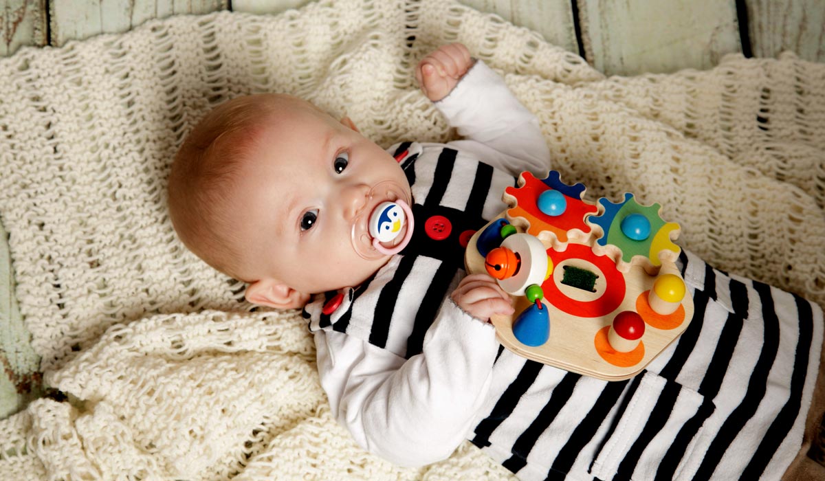 Etapes Majeures Chez Les Bebes De 8 A 12 Semaines Jouets Bois Selecta Etapes Majeures Chez Les Bebes De 8 A 12 Semaines Jouets Bois Selecta