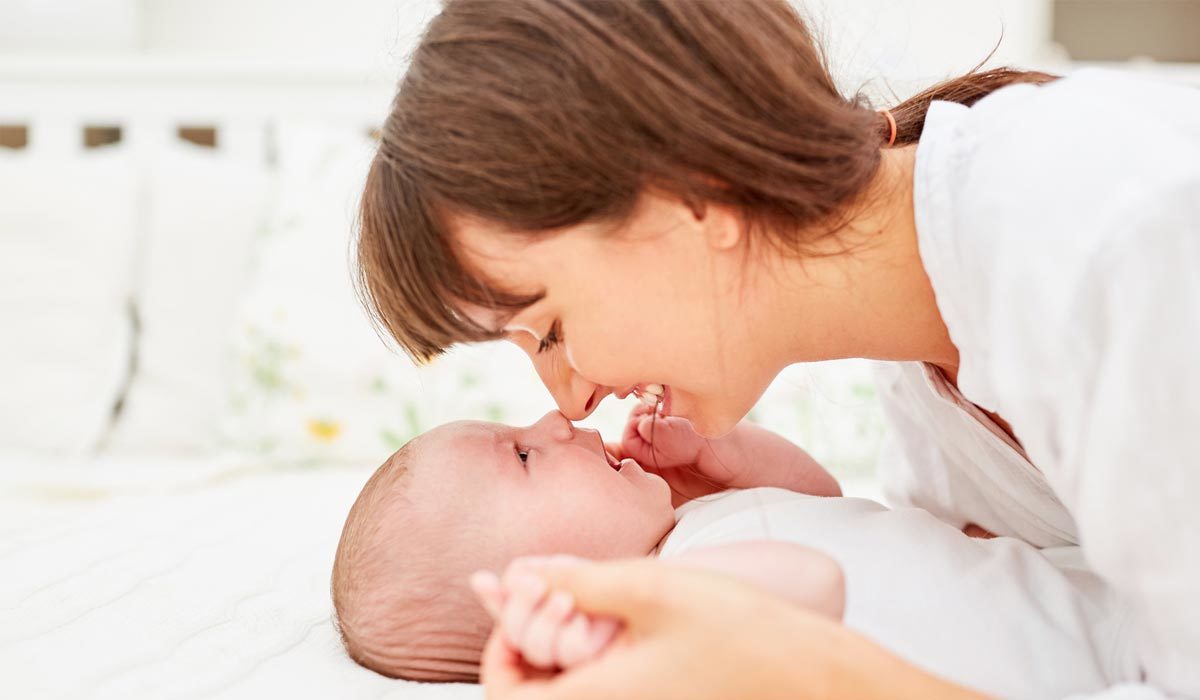 Étapes majeures chez le bébé lors des 6 premières semaines après la naissance