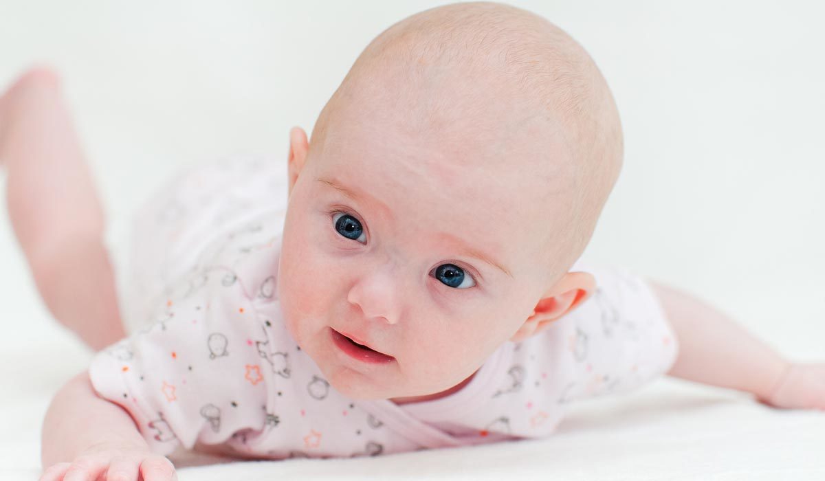 Étapes majeures chez les bébés de 6 à 8 semaines