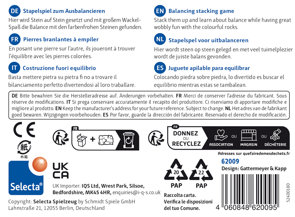 62009_Wackelsteine_FS08_05_2024_RZ Étiquette du produit avec instructions en quatre langues pour Jeu à empiler en équilibre, plus icônes de recyclage et de sécurité.